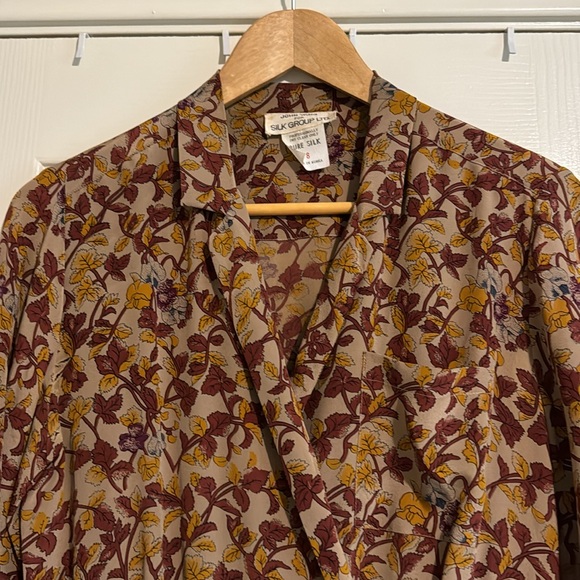 Vintage 1970s silk wrap dress - Picture 2 of 5